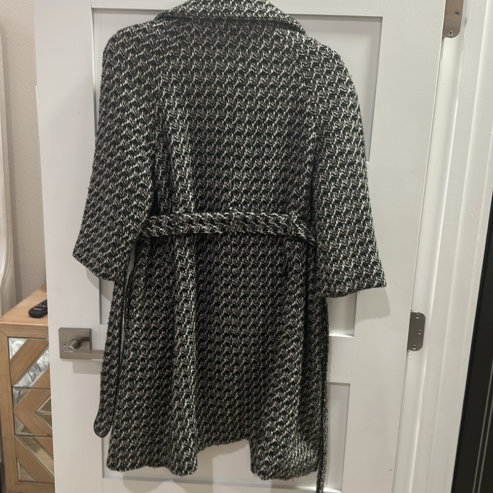 Coat - Picture 4 of 5